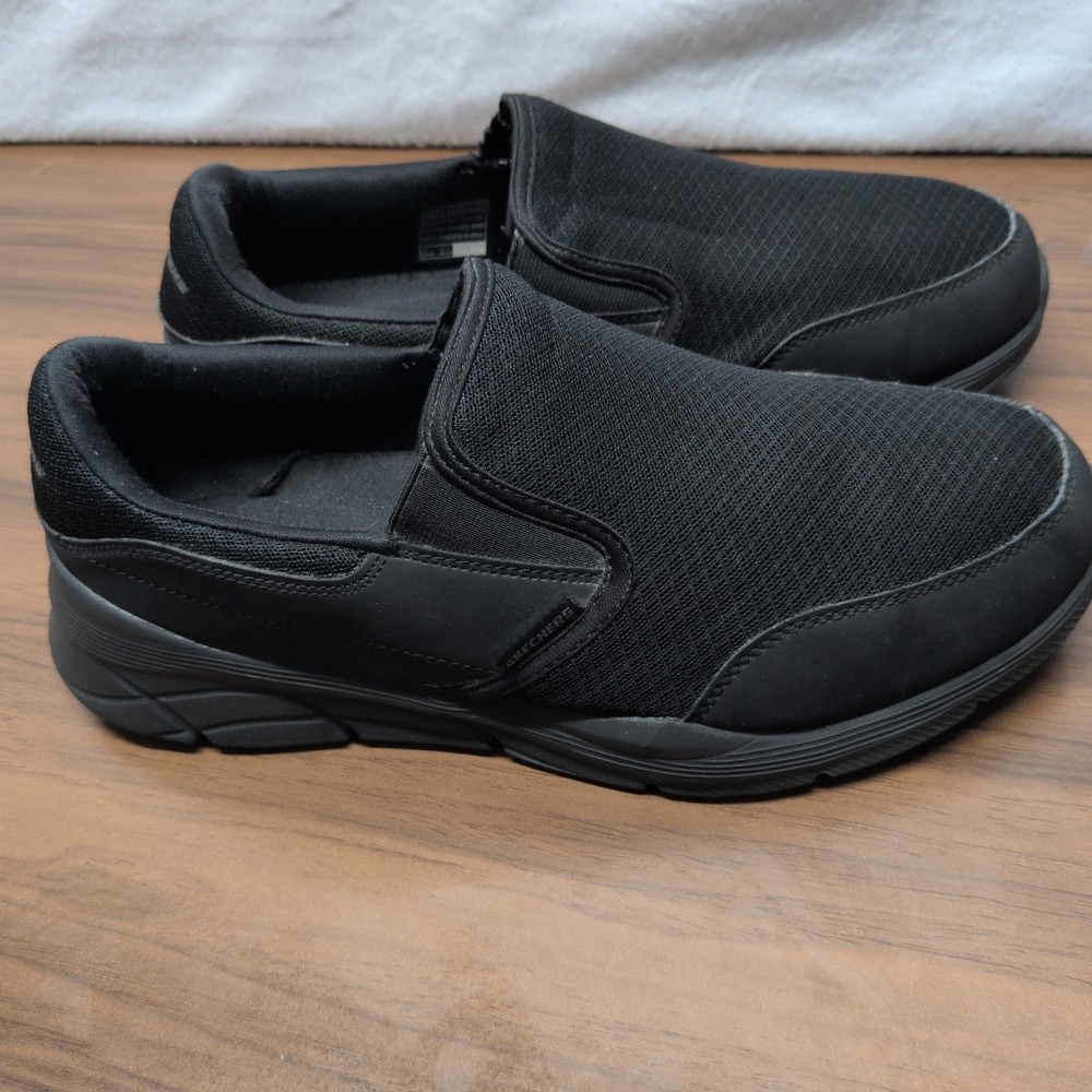 Skechers Men's Relaxed Fit Equalizer 5.0 Slip On Sneaker Black
